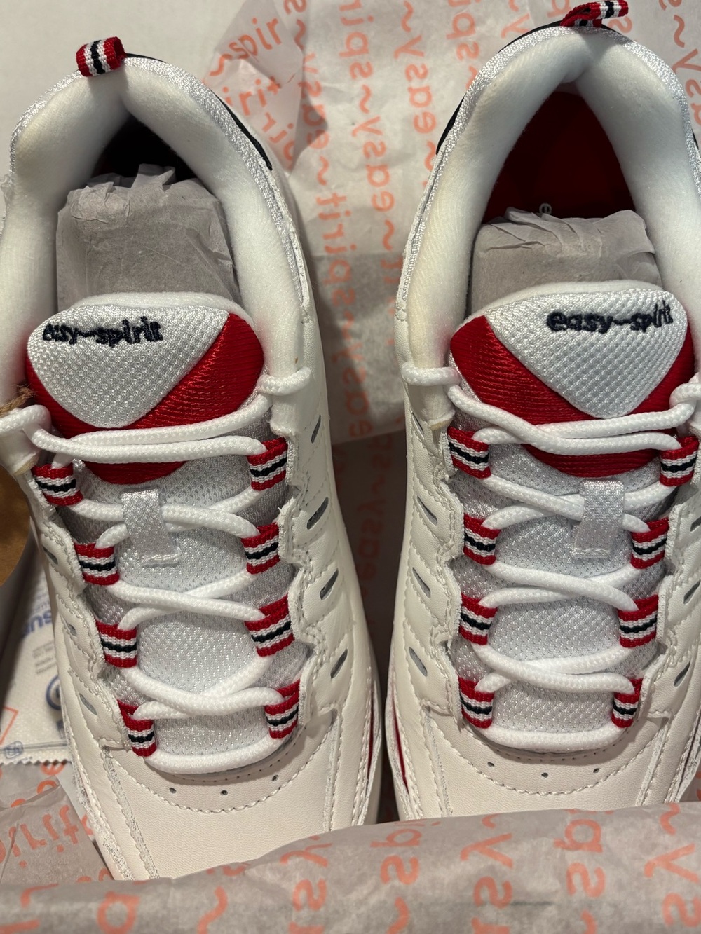 Easy Spirit ROMY NWT 8n walking/running shoes white with red blue accents